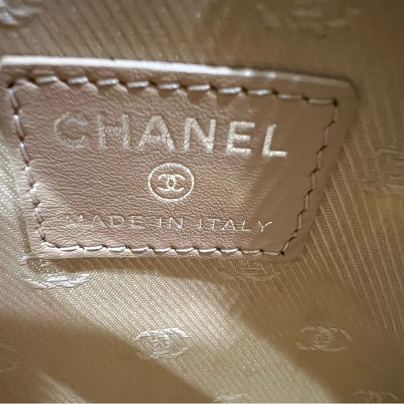 Chanel CC crossbody zip clutch - Picture 11 of 15